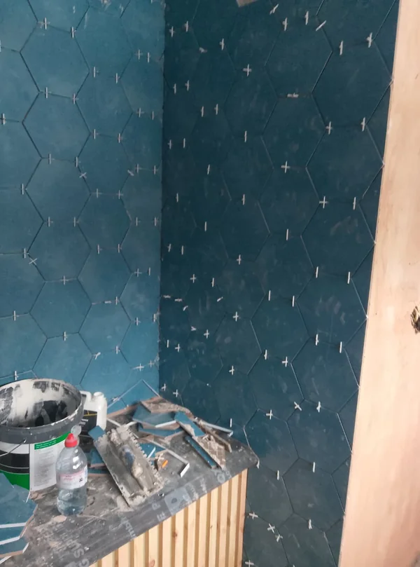 Hexagon feature wall — Full height, hand-set